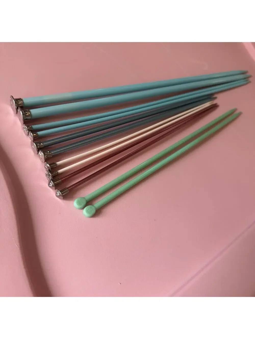Vintage Susan Bates +‎ Single Point Knitting Needles Plastic Metal Assorted Lot